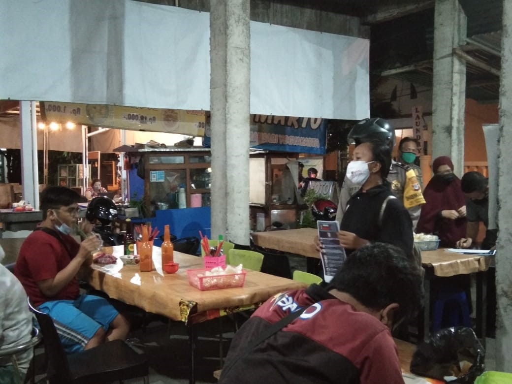 Edukasi dan Tindakan Tegas Guna  Kawal PPKM Darurat di kelurahan Suryadiningratan